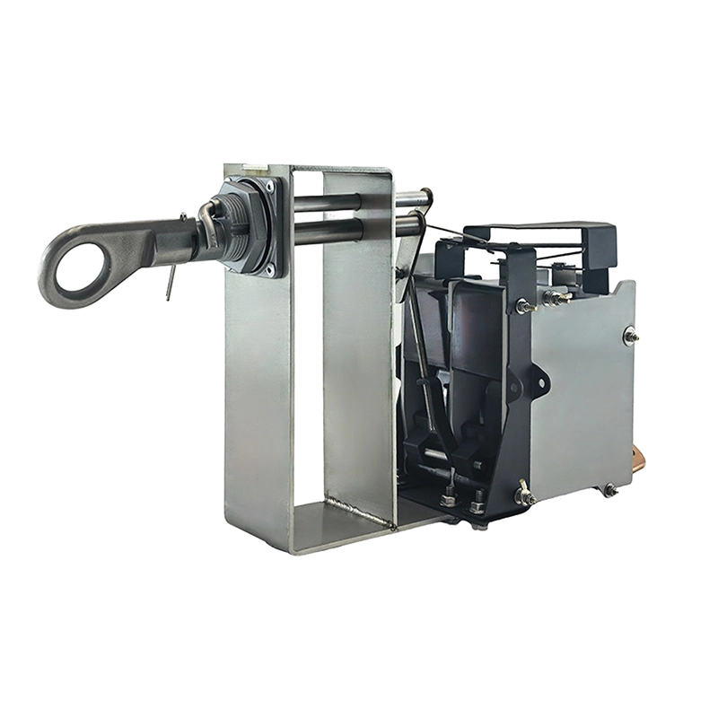 Submersible Oil-Immersed CSP single phase 420A circuit breaker side & front angle shot